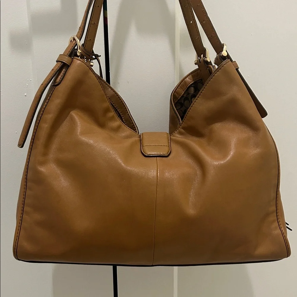 Coach Madison Carlyle Shoulder Bag in Tan